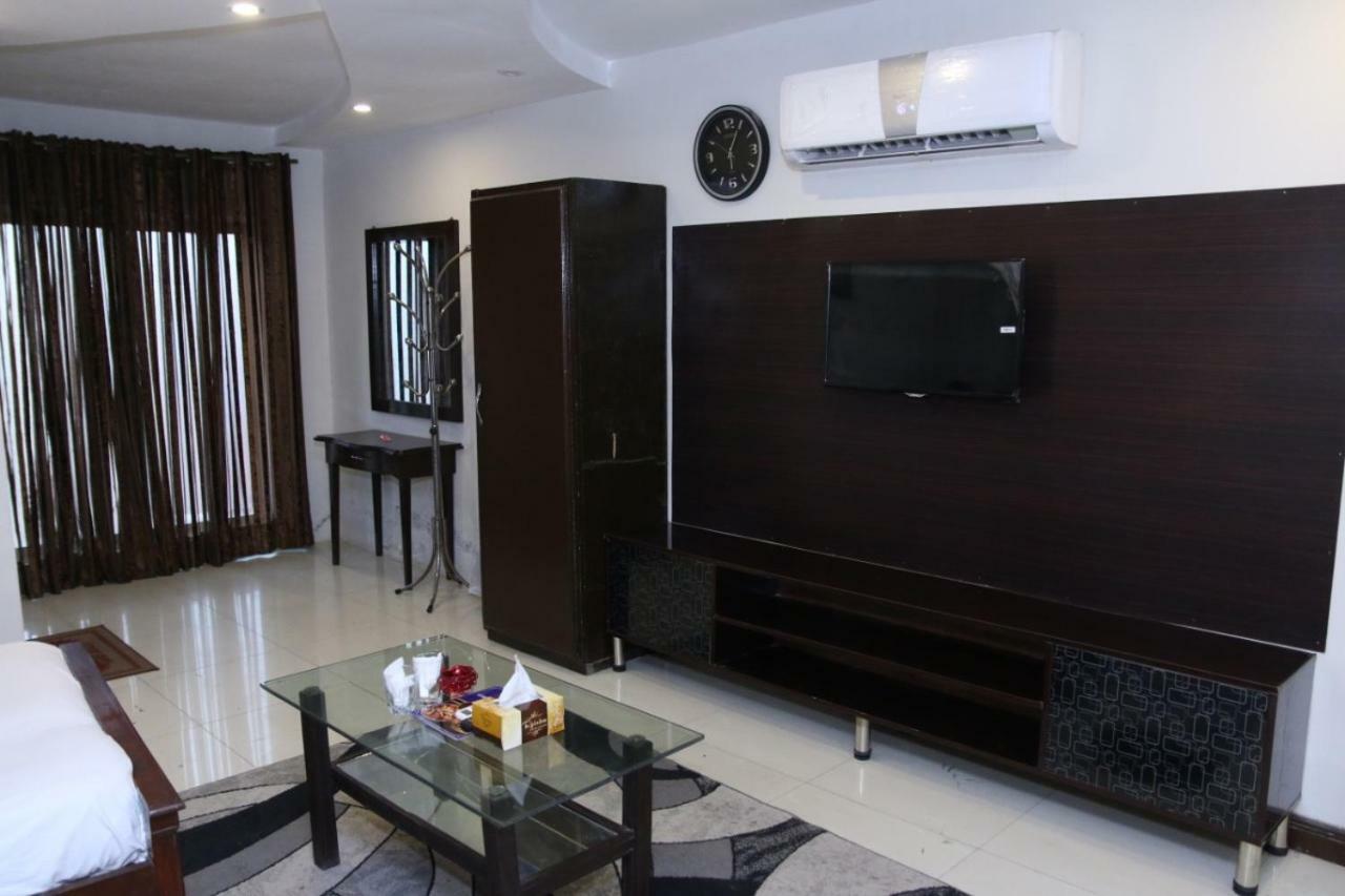 Gulberg Continental Hotel Lahore Ngoại thất bức ảnh