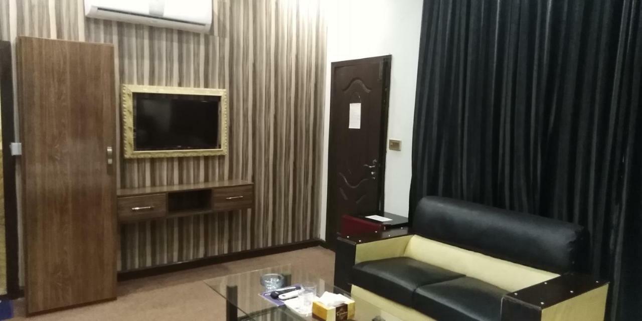 Gulberg Continental Hotel Lahore Ngoại thất bức ảnh