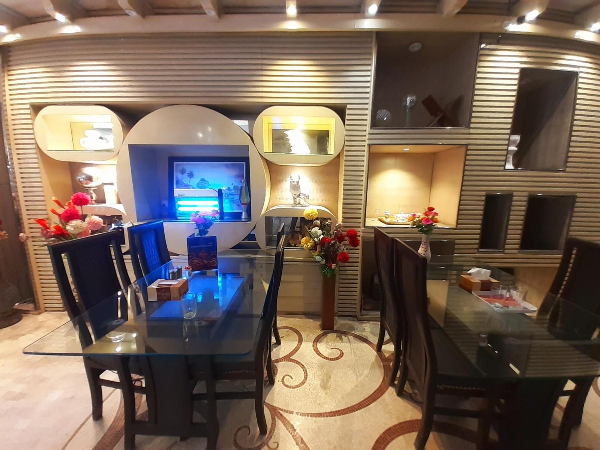 Gulberg Continental Hotel Lahore Ngoại thất bức ảnh